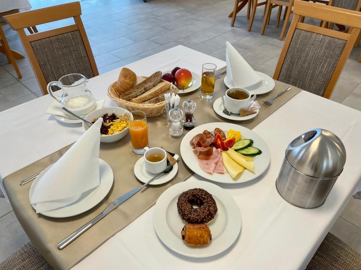 Gyirmot Sport & Wellness Hotel Дьёр Экстерьер фото