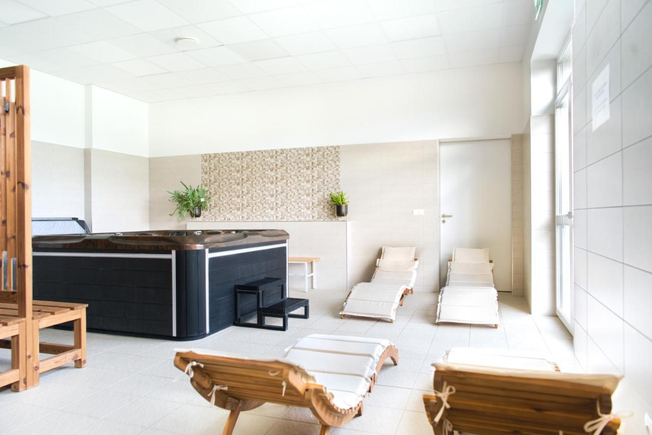 Gyirmot Sport & Wellness Hotel Дьёр Экстерьер фото