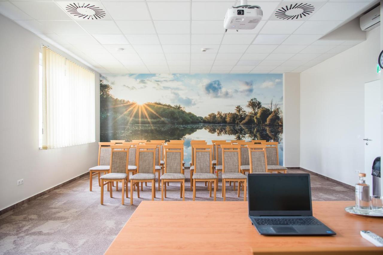 Gyirmot Sport & Wellness Hotel Дьёр Экстерьер фото
